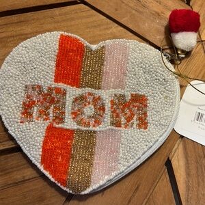NWT Beaded Mom Heart Zip Pouch Coin Wallet 5”x5.5”